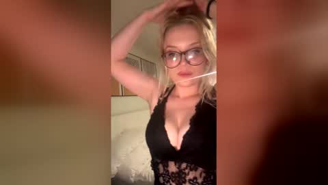 Snapshot of camilleclairexo chatting on 03/26/26, 07:03 camilleclairexo online show from 03/26/26, 07:03