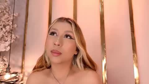 Snapshot of camillemilano chatting on 10/15/25, 06:13 camille milano online show from 10/15/25, 06:13