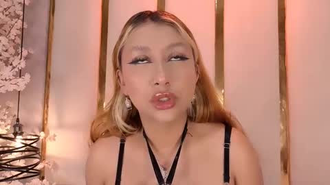 Snapshot of camillemilano chatting on 10/20/25, 06:14 camille milano online show from 10/20/25, 06:14