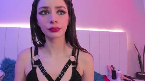 C A M I L L E N    Help me get to the top online show from 10/05/25, 09:02