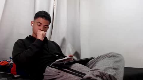 Snapshot of camillo_beischel_ chatting on 10/09/25, 05:00 camillo_beischel_ online show from 10/09/25, 05:00