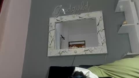 Snapshot of camillo_virgil chatting on 09/17/25, 10:39 Camillo Virgil online show from 09/17/25, 10:39