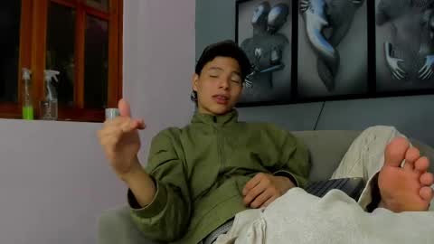 Snapshot of camillo_virgil chatting on 10/12/25, 10:58 Camillo Virgil online show from 10/12/25, 10:58