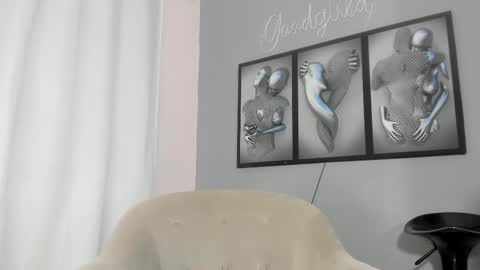 Snapshot of camillo_virgil chatting on 10/15/25, 10:48 Camillo Virgil online show from 10/15/25, 10:48