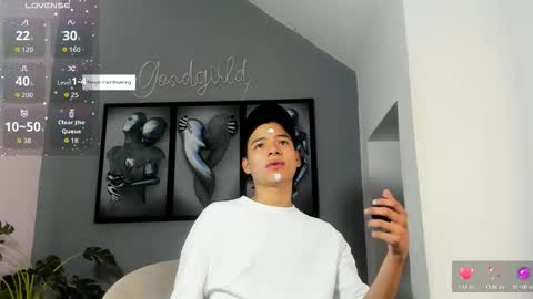 Snapshot of camillo_virgil chatting on 10/18/25, 10:38 Camillo Virgil online show from 10/18/25, 10:38