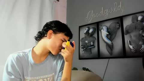 Snapshot of camillo_virgil chatting on 10/21/25, 11:00 Camillo Virgil online show from 10/21/25, 11:00