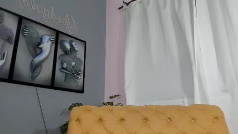 Snapshot of camillo_virgil chatting on 10/25/25, 10:56 Camillo Virgil online show from 10/25/25, 10:56