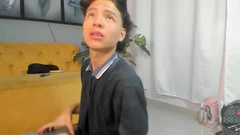 Snapshot of camillo_virgil chatting on 11/03/25, 10:49 Camillo Virgil online show from 11/03/25, 10:49