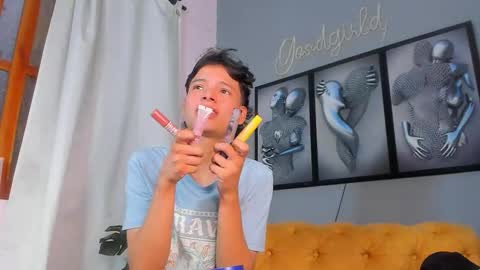 Snapshot of camillo_virgil chatting on 11/05/25, 11:32 Camillo Virgil online show from 11/05/25, 11:32