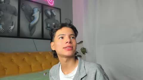 Snapshot of camillo_virgil chatting on 11/11/25, 10:48 Camillo Virgil online show from 11/11/25, 10:48