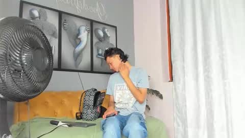 Snapshot of camillo_virgil chatting on 11/16/25, 10:43 Camillo Virgil online show from 11/16/25, 10:43