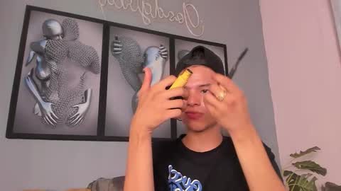 Snapshot of camillo_virgil chatting on 11/19/25, 11:21 Camillo Virgil online show from 11/19/25, 11:21