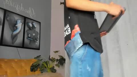 Snapshot of camillo_virgil chatting on 11/23/25, 11:10 Camillo Virgil online show from 11/23/25, 11:10