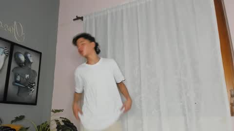 Snapshot of camillo_virgil chatting on 11/28/25, 10:51 Camillo Virgil online show from 11/28/25, 10:51