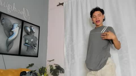 Snapshot of camillo_virgil chatting on 12/02/25, 10:42 Camillo Virgil online show from 12/02/25, 10:42