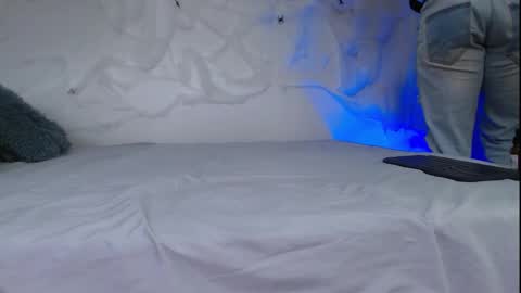 camilo_contre21 online show from 10/28/25, 06:21