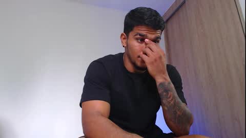 camilo_contre21 online show from 11/17/25, 07:08