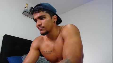 camilo_contre21 online show from 11/25/25, 07:36