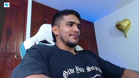 camilo_contre21 online show from 05/20/26, 08:37