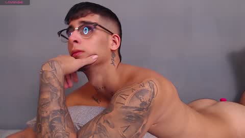   INDEPENDENT MODEL online show from 12/01/24, 07:58