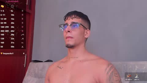   INDEPENDENT MODEL online show from 12/19/24, 04:56