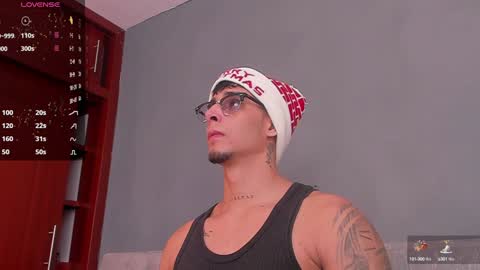   INDEPENDENT MODEL online show from 12/24/24, 11:11