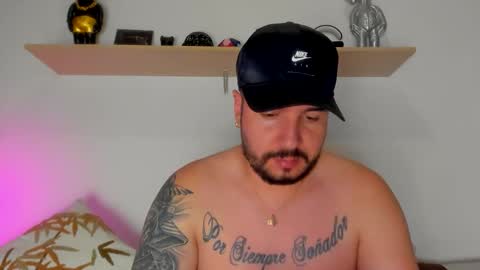 camilo_restrepo21 online show from 09/19/25, 12:12