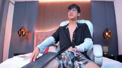 Snapshot of camilo_stark chatting on 09/24/25, 03:43 Camilo online show from 09/24/25, 03:43