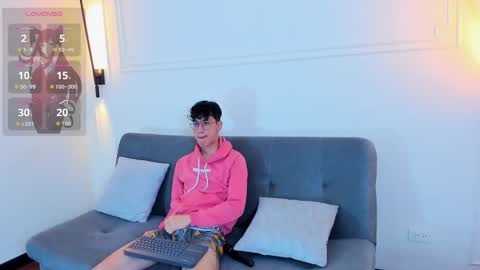 Snapshot of camilo_stark chatting on 10/22/25, 04:02 Camilo online show from 10/22/25, 04:02