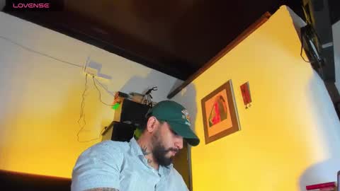 Snapshot of camilomayer chatting on 09/13/25, 12:27 Camilo online show from 09/13/25, 12:27