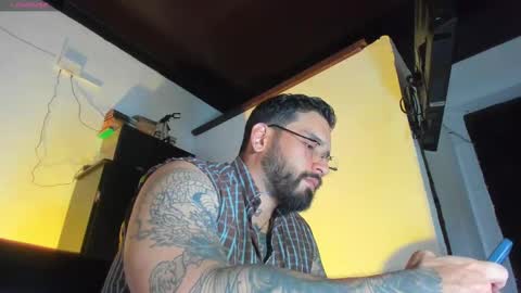 Snapshot of camilomayer chatting on 09/23/25, 01:58 Camilo online show from 09/23/25, 01:58