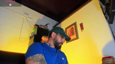 Snapshot of camilomayer chatting on 10/14/25, 04:41 Camilo online show from 10/14/25, 04:41