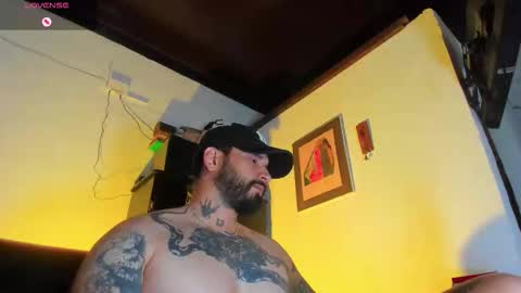 Snapshot of camilomayer chatting on 10/26/25, 03:40 Camilo online show from 10/26/25, 03:40