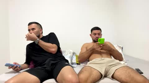 camilor_30 online show from 11/18/25, 09:14