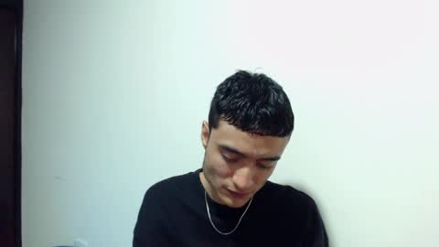 Snapshot of camiloyw2 chatting on 04/16/26, 10:45 CAMILO online show from 04/16/26, 10:45
