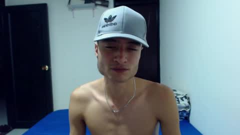 Snapshot of camiloyw2 chatting on 04/24/26, 11:29 CAMILO online show from 04/24/26, 11:29
