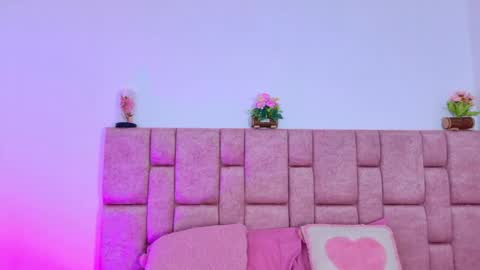 Snapshot of camiluxe chatting on 11/27/25, 12:51 camiluxe online show from 11/27/25, 12:51