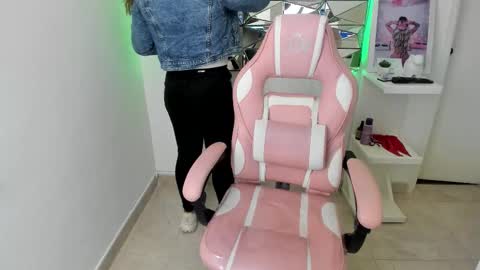 camixxx_m online show from 11/12/25, 12:16