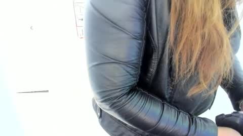 camixxx_m online show from 05/28/26, 11:29