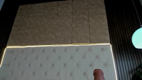 Snapshot of cammila_rosee chatting on 12/04/25, 07:44 Camila online show from 12/04/25, 07:44