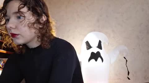 cammyrose_ online show from 10/19/25, 11:44