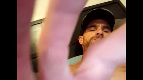 Snapshot of campbell696 chatting on 01/15/25, 04:11 James81 online show from 01/15/25, 04:11