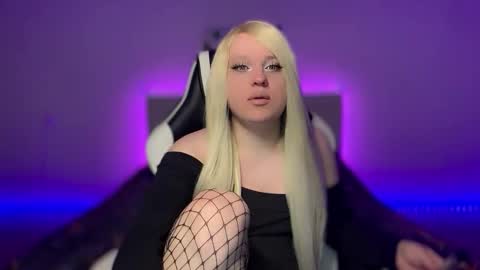 Snapshot of camsmiley chatting on 12/14/25, 09:52 Miley online show from 12/14/25, 09:52