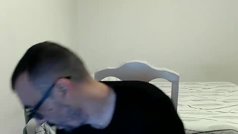 Snapshot of canario2388 chatting on 06/07/26, 06:11 canario2388 online show from 06/07/26, 06:11