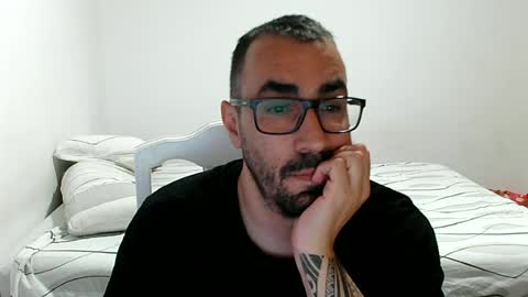 Snapshot of canario2388 chatting on 06/11/26, 06:50 canario2388 online show from 06/11/26, 06:50