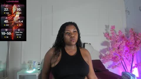 Snapshot of candaceowens chatting on 09/24/25, 03:32 candaceowens online show from 09/24/25, 03:32