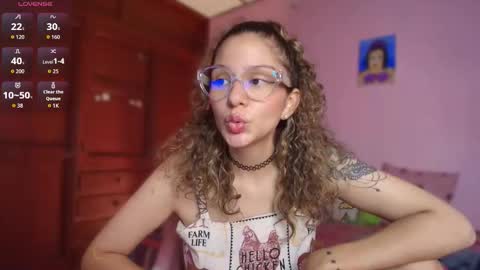 Snapshot of candase_ chatting on 11/04/25, 09:58 Candase online show from 11/04/25, 09:58