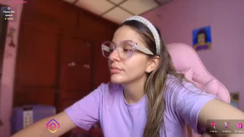 Snapshot of candase_ chatting on 11/08/25, 01:28 Candase online show from 11/08/25, 01:28