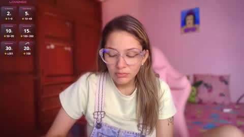 Snapshot of candase_ chatting on 11/14/25, 01:37 Candase online show from 11/14/25, 01:37