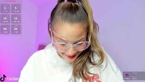 Snapshot of candase_ chatting on 11/19/25, 11:16 Candase online show from 11/19/25, 11:16